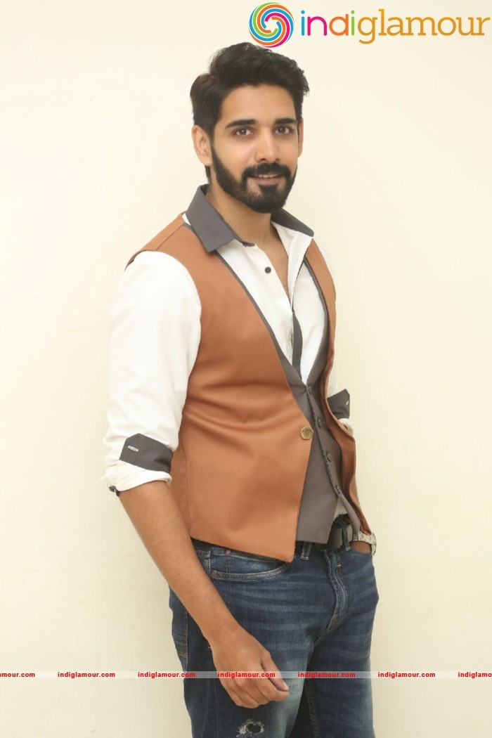 Aatadukundam Raa Movie Audio Launch Event hd photo