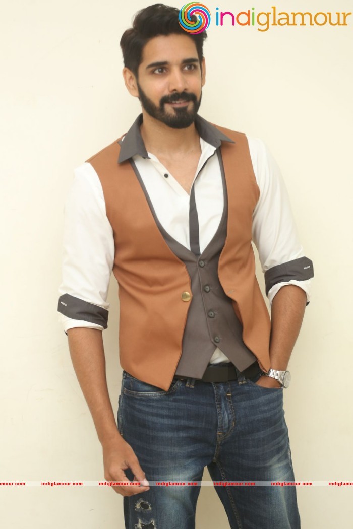 Aatadukundam Raa Movie Audio Launch Event hd photo