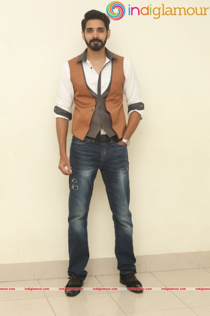 Aatadukundam Raa Movie Audio Launch Event hd photo