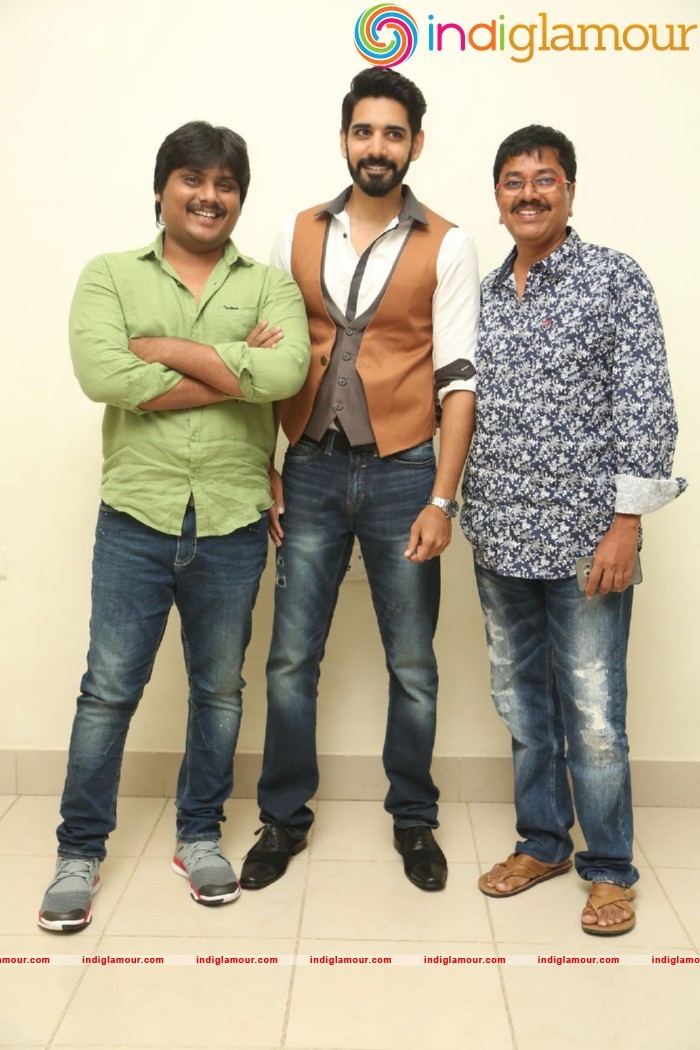 Aatadukundam Raa Movie Audio Launch Event hd photo
