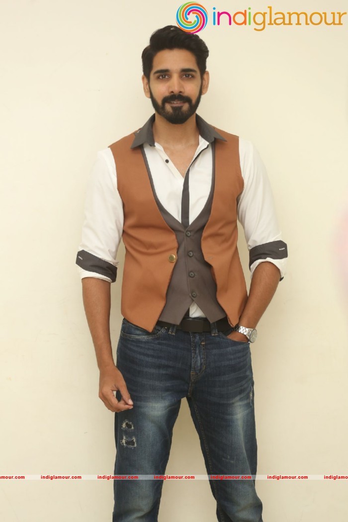 Aatadukundam Raa Movie Audio Launch Event hd photo