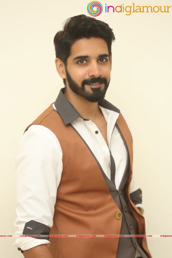 Aatadukundam Raa Movie Audio Launch Event hd photo