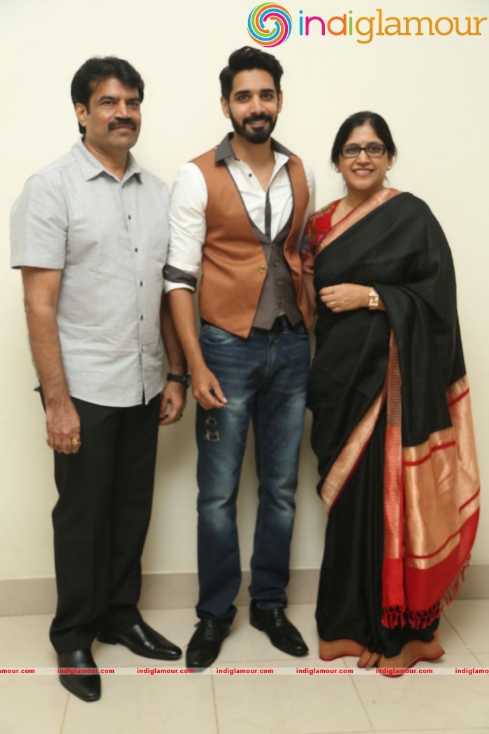 Aatadukundam Raa Movie Audio Launch Event hd photo