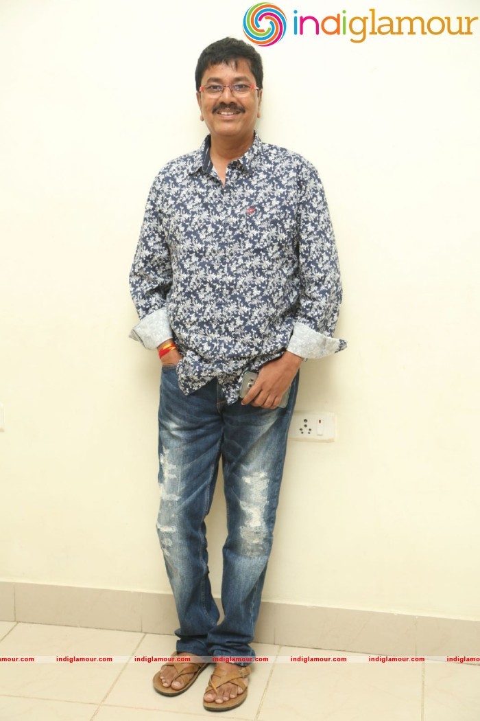 Aatadukundam Raa Movie Audio Launch Event hd photo