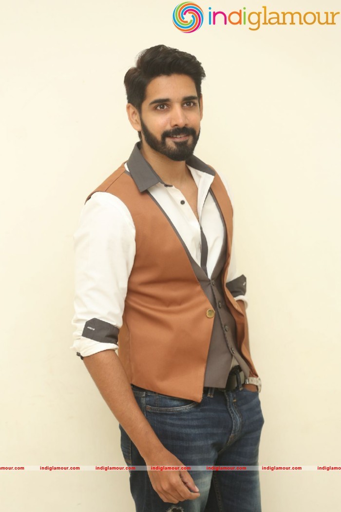 Aatadukundam Raa Movie Audio Launch Event hd photo