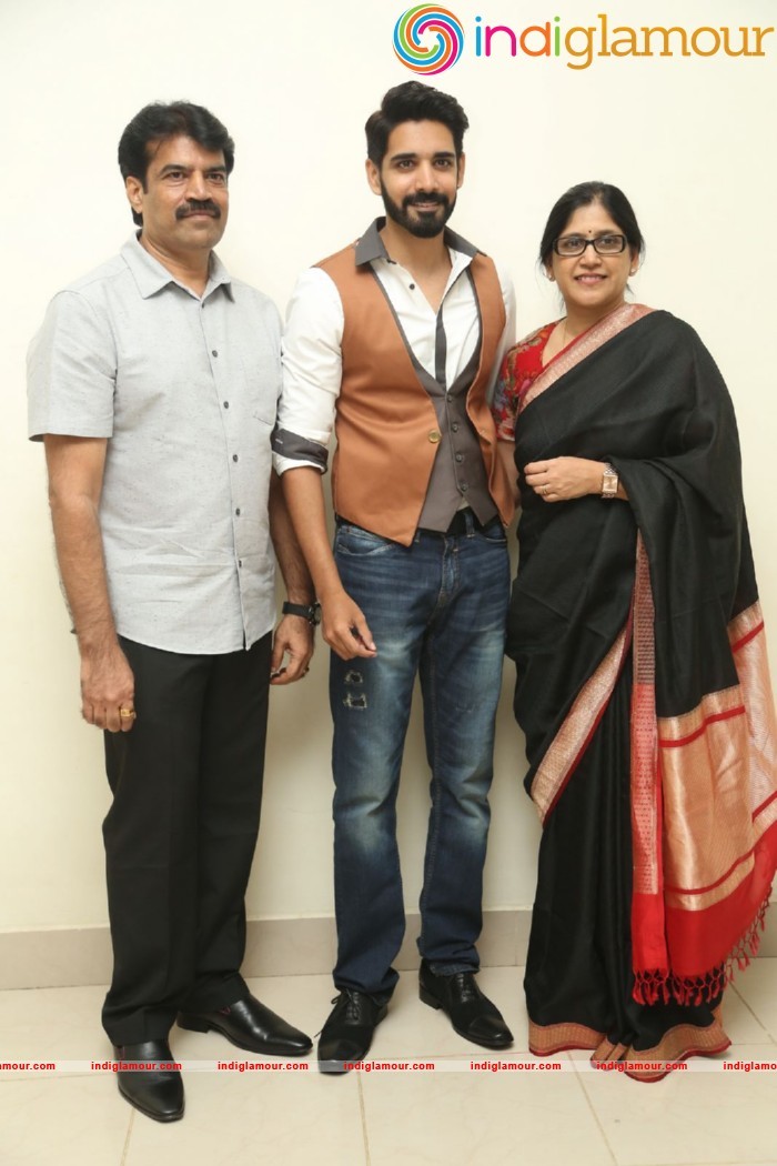 Aatadukundam Raa Movie Audio Launch Event hd photo