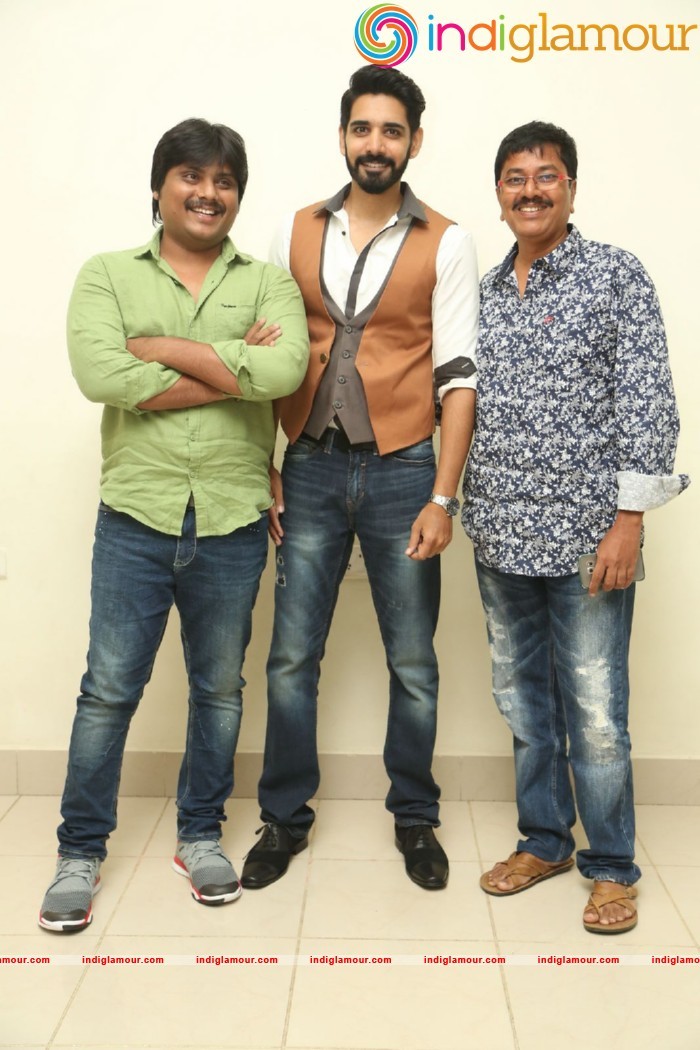 Aatadukundam Raa Movie Audio Launch Event hd photo