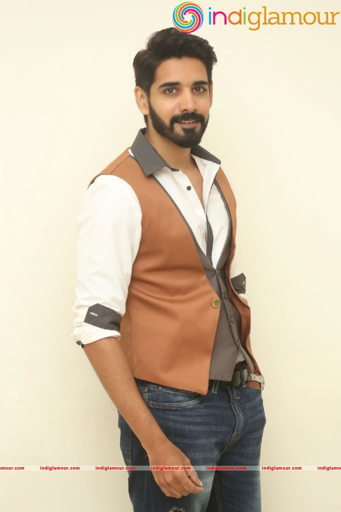 Aatadukundam Raa Movie Audio Launch Event hd photo