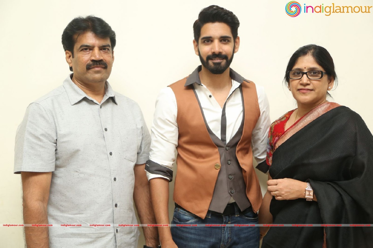 Aatadukundam Raa Movie Audio Launch Event hd photo