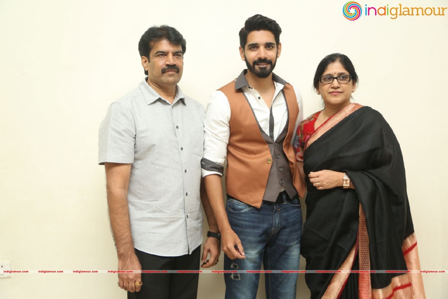 Aatadukundam Raa Movie Audio Launch Event hd photo