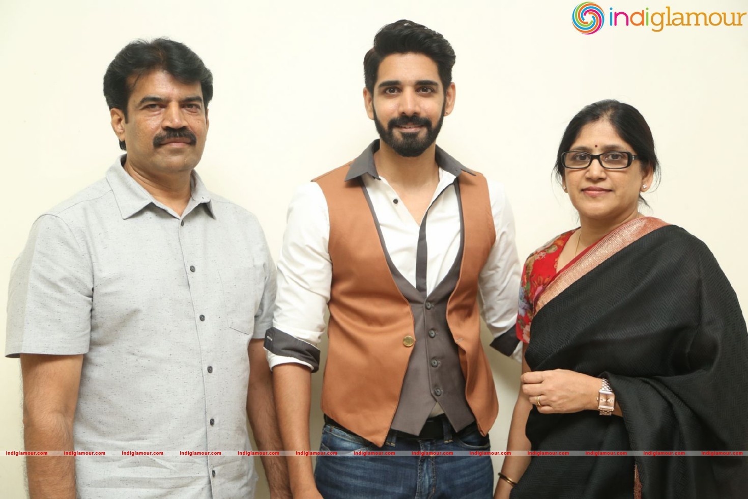 Aatadukundam Raa Movie Audio Launch Event hd photo