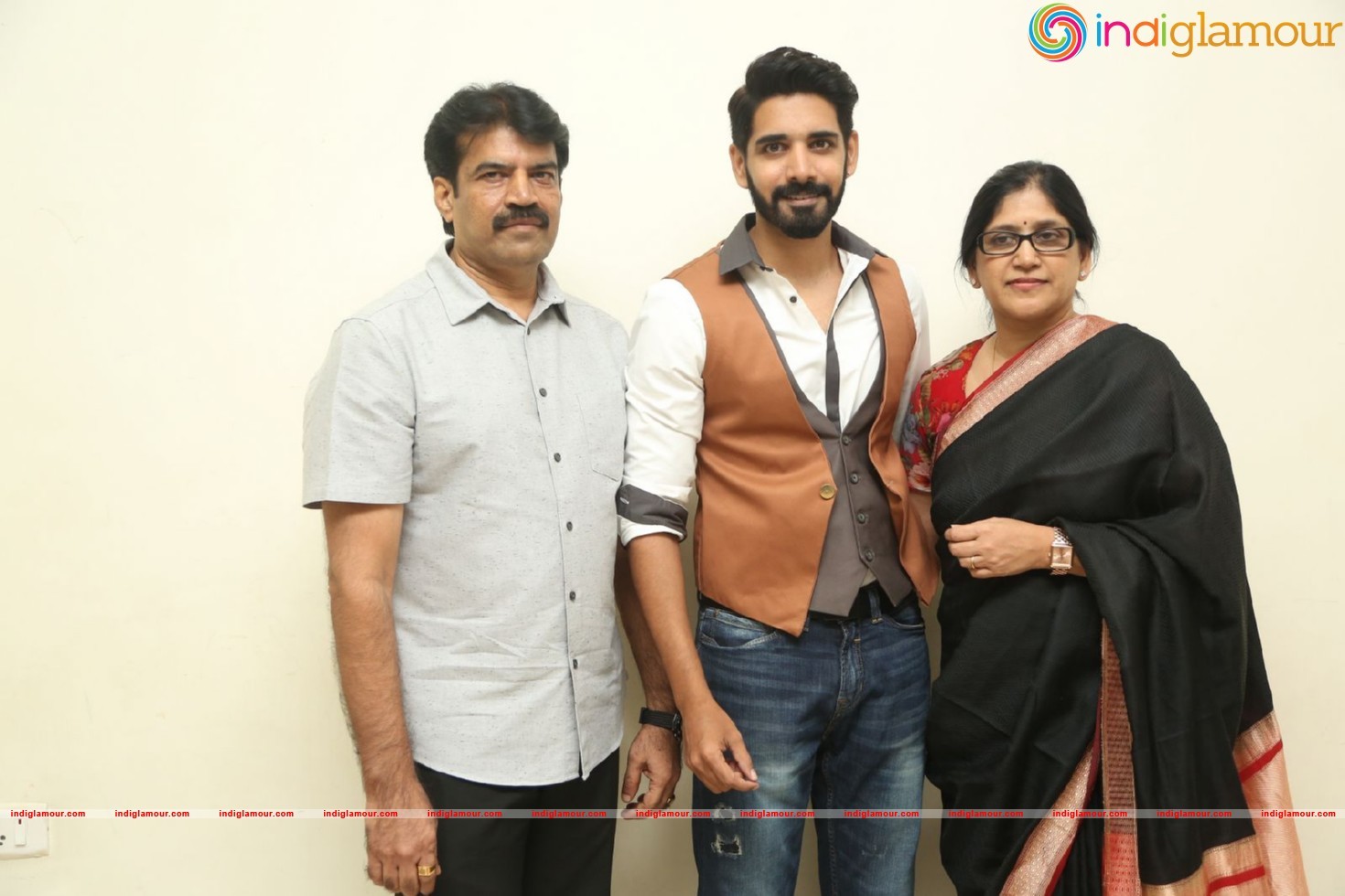 Aatadukundam Raa Movie Audio Launch Event hd photo