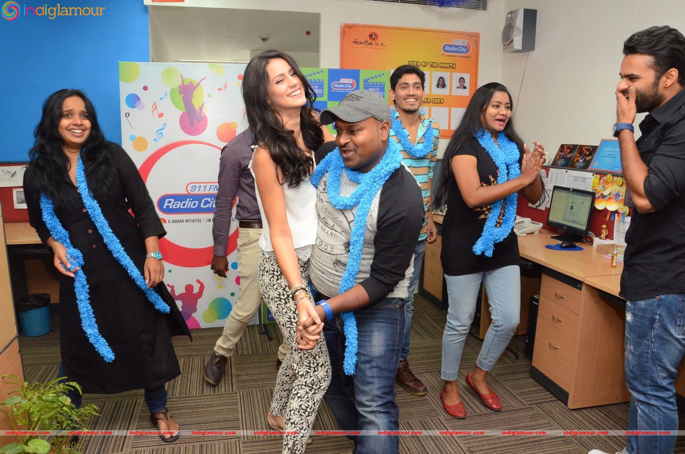 Thikka Team at Radio City Event hd photo