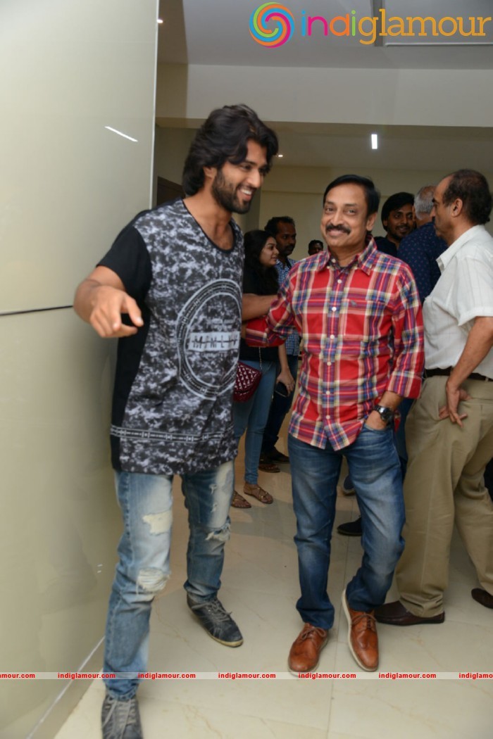 KTR Watching Pellichupulu Special Show Photos Event hd photo
