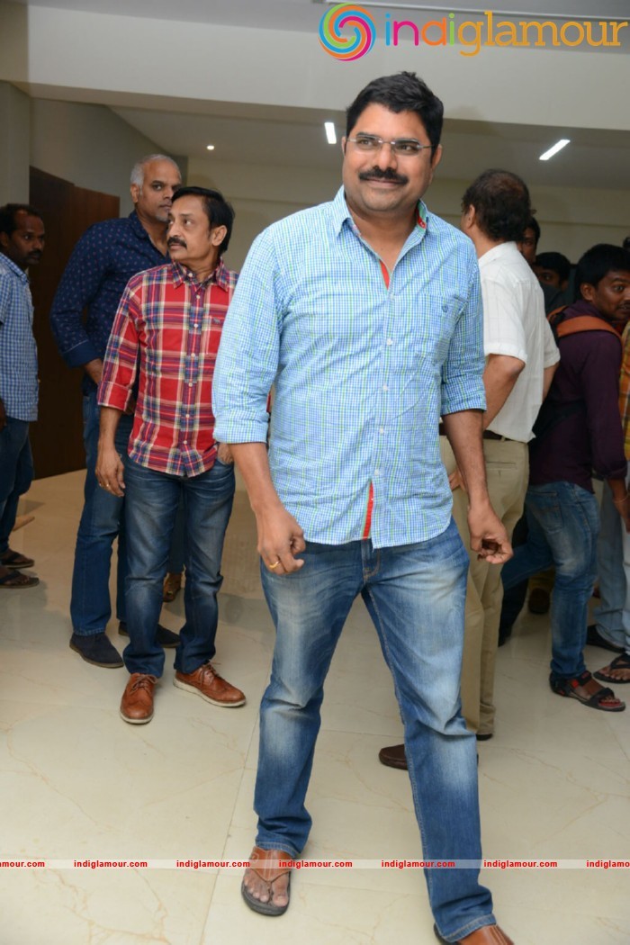 KTR Watching Pellichupulu Special Show Photos Event hd photo