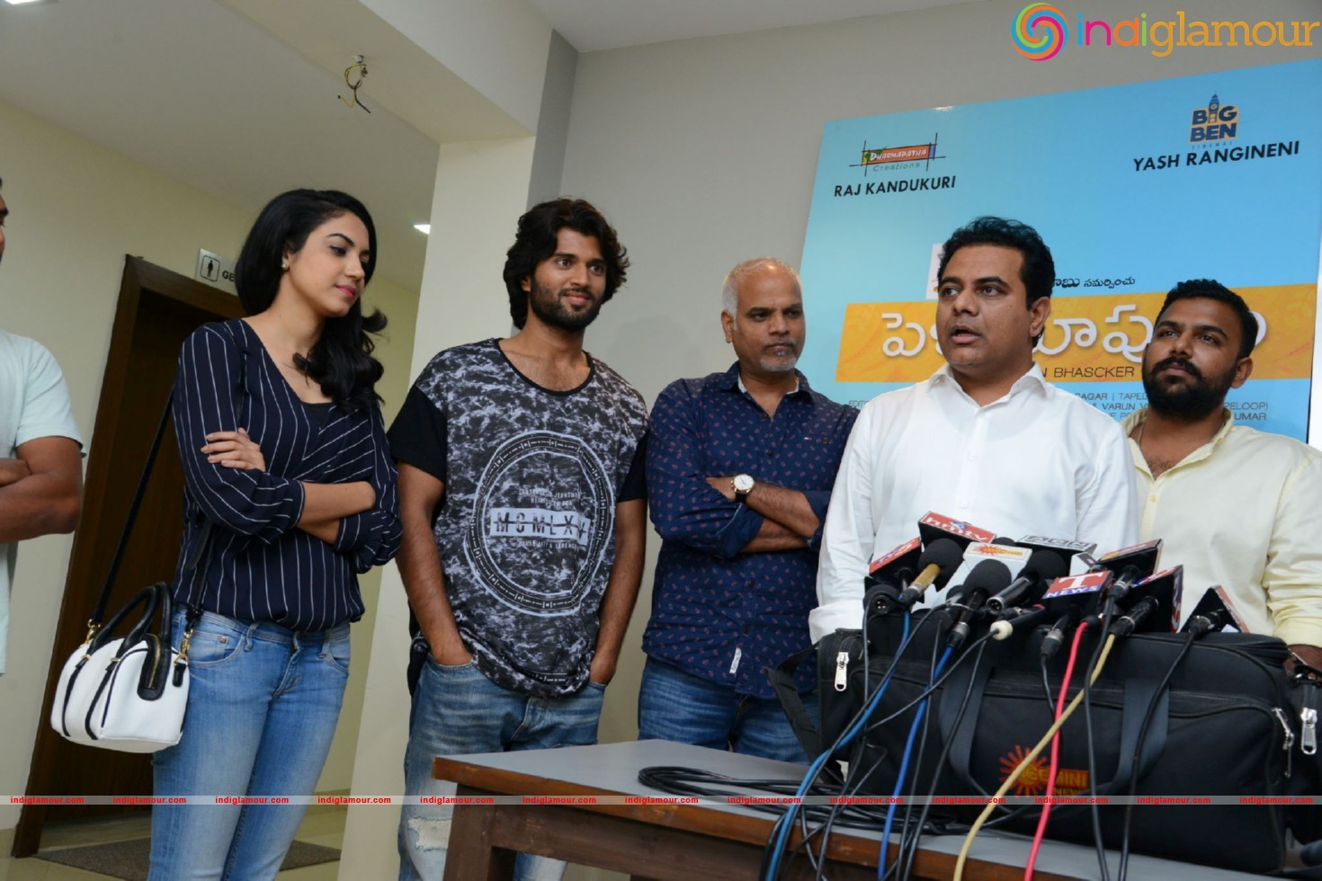 KTR Watching Pellichupulu Special Show Photos Event hd photo