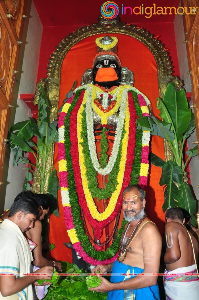 Chiranjeevi Birthday Celebrations at Filmnagar Temple Event hd photo