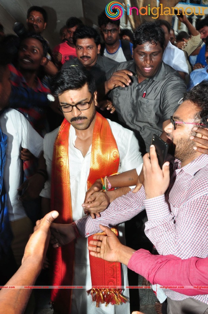 Ram Charan At Chiranjeevi Birthday Celebrations at Filmnagar Temple Event hd photo