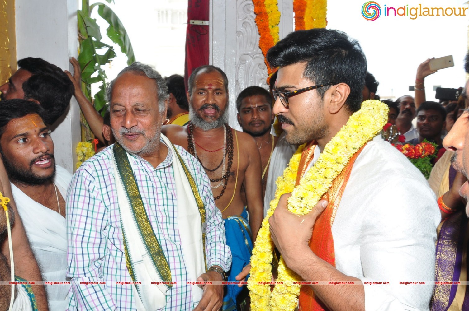 Ram Charan At Chiranjeevi Birthday Celebrations at Filmnagar Temple Event hd photo