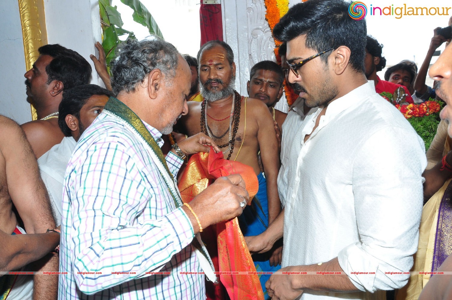 Ram Charan At Chiranjeevi Birthday Celebrations at Filmnagar Temple Event hd photo