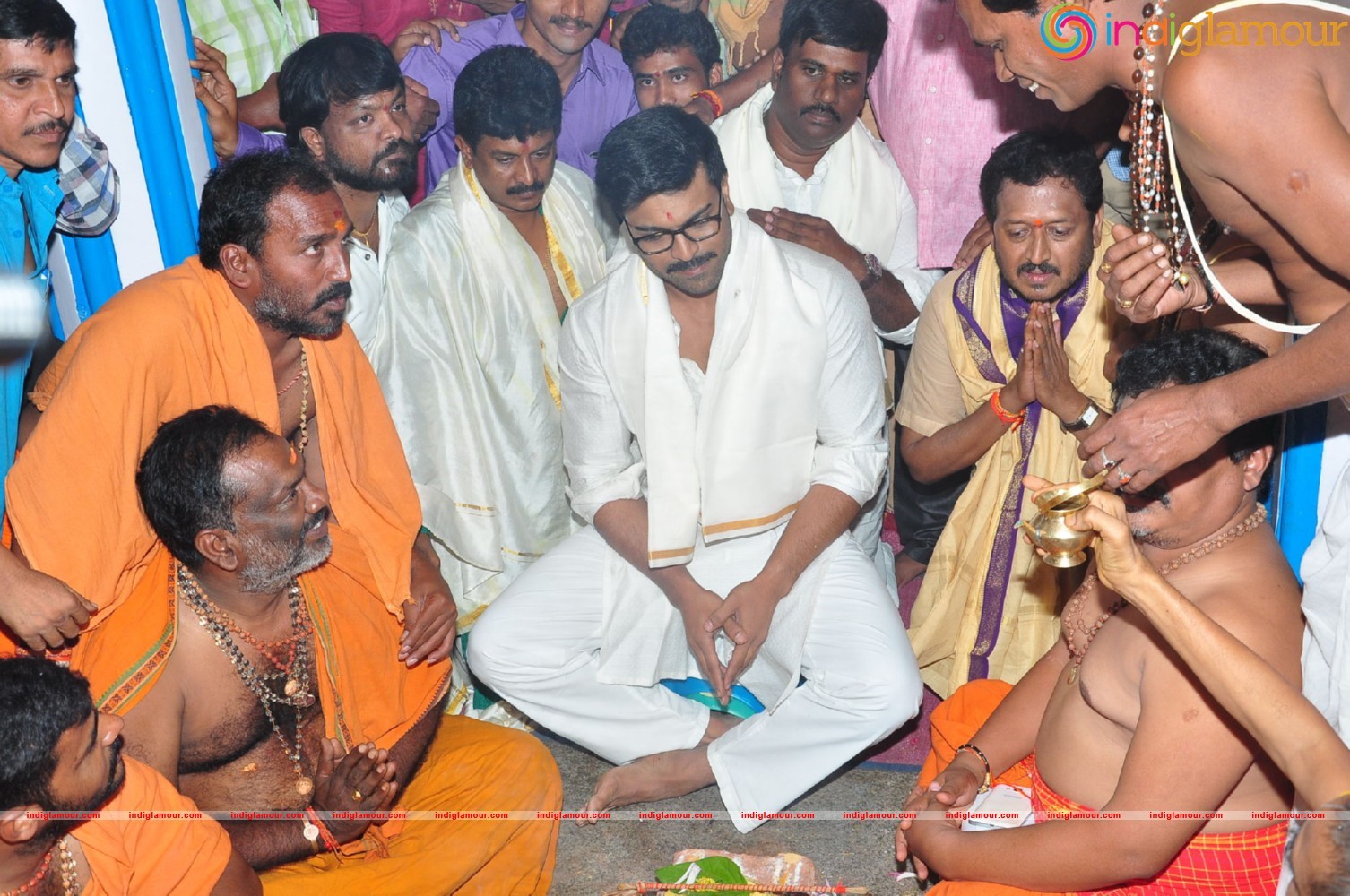 Ram Charan At Chiranjeevi Birthday Celebrations at Filmnagar Temple Event hd photo