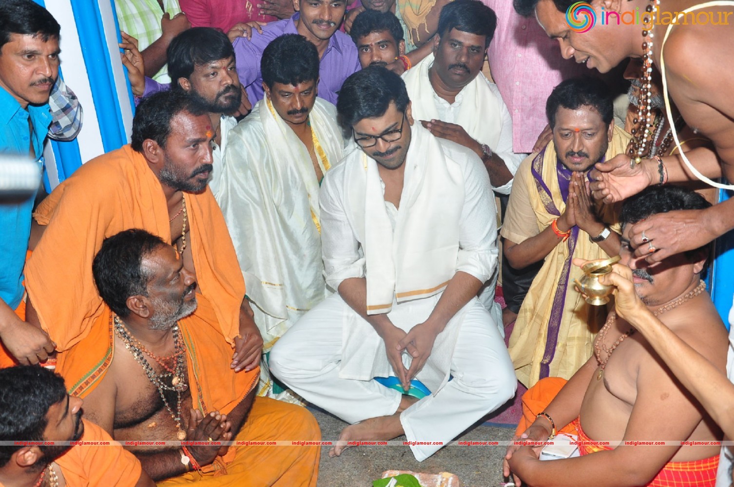 Ram Charan At Chiranjeevi Birthday Celebrations at Filmnagar Temple Event hd photo