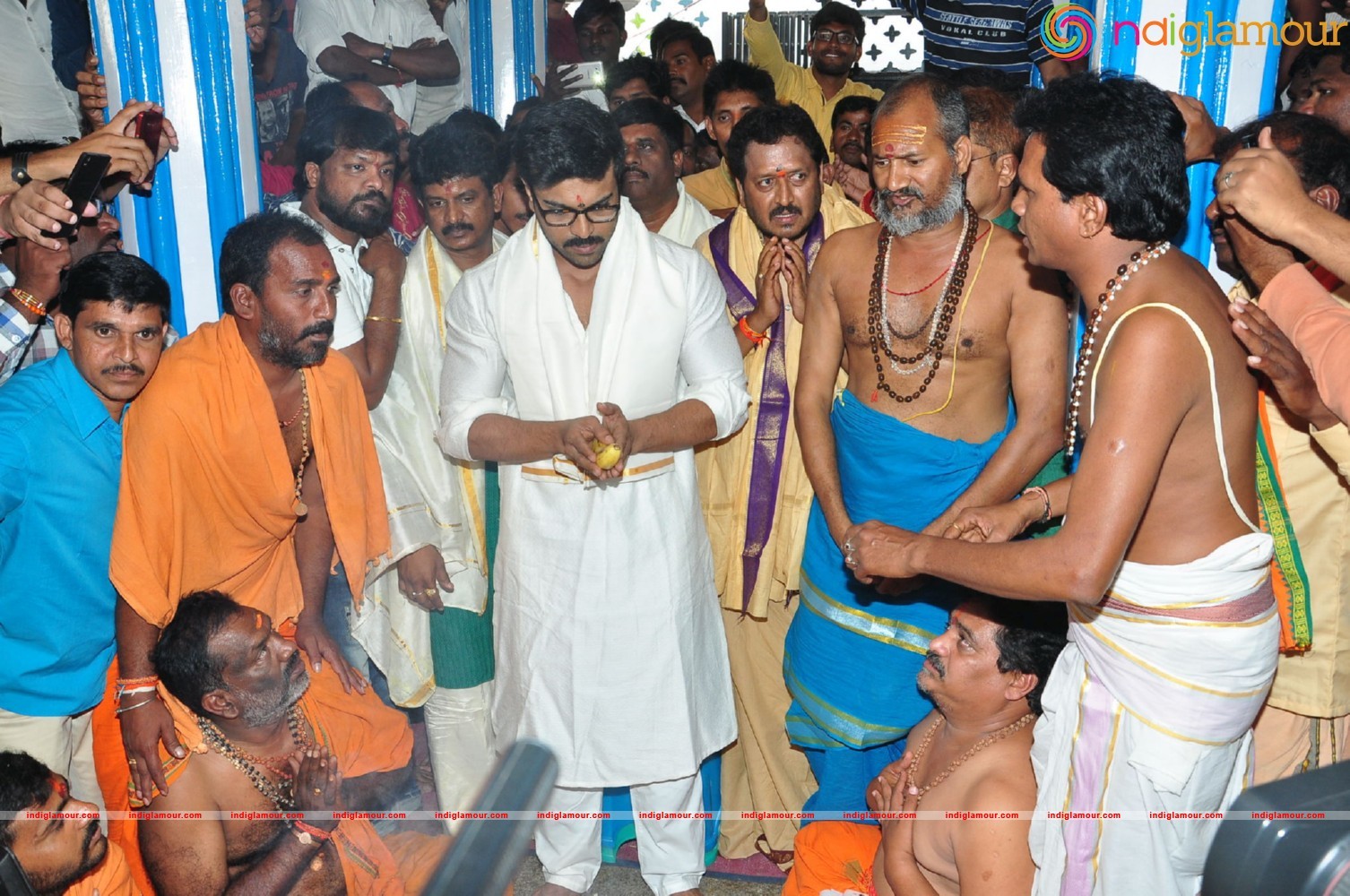 Ram Charan At Chiranjeevi Birthday Celebrations at Filmnagar Temple Event hd photo