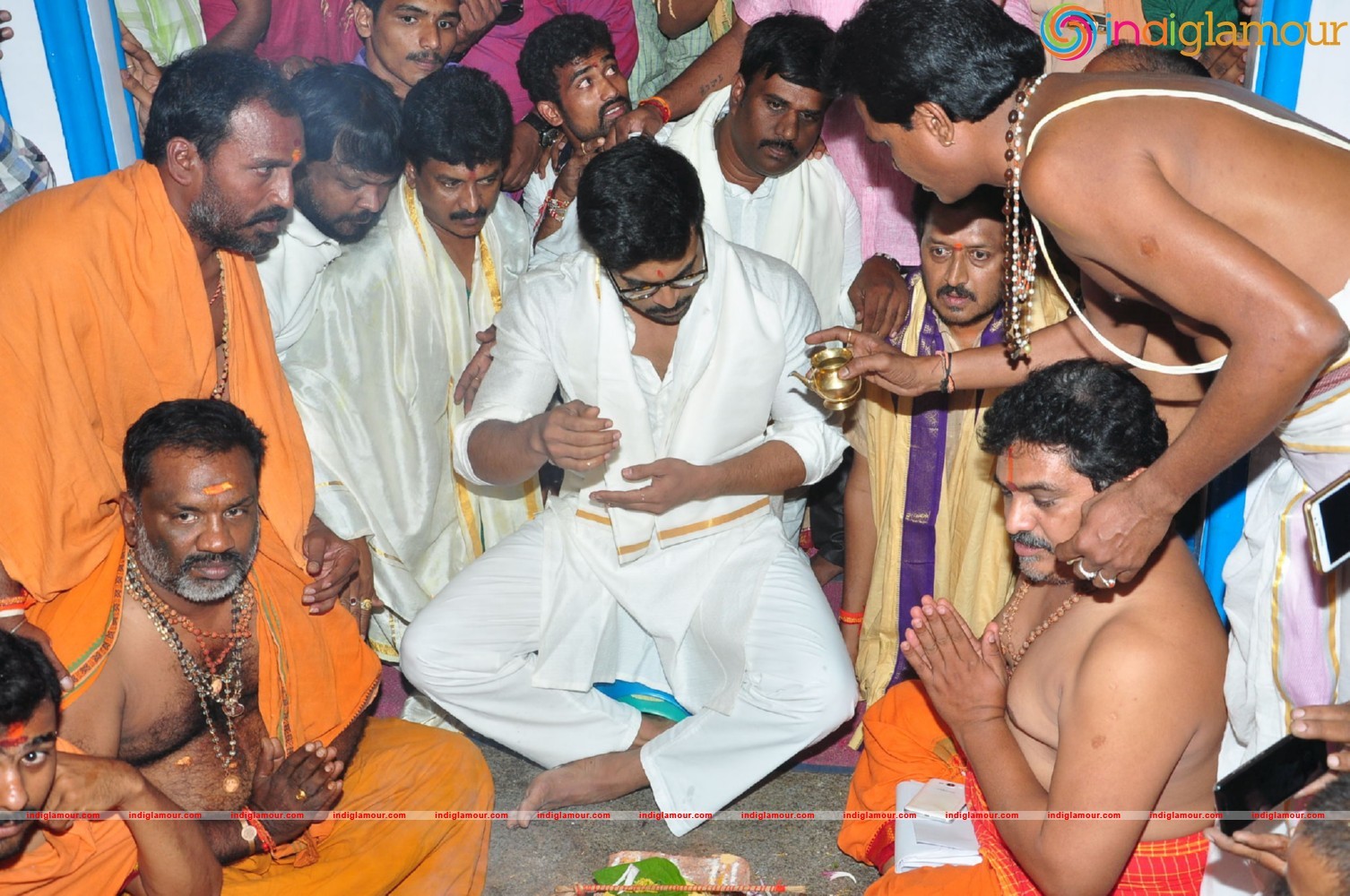 Ram Charan At Chiranjeevi Birthday Celebrations at Filmnagar Temple Event hd photo