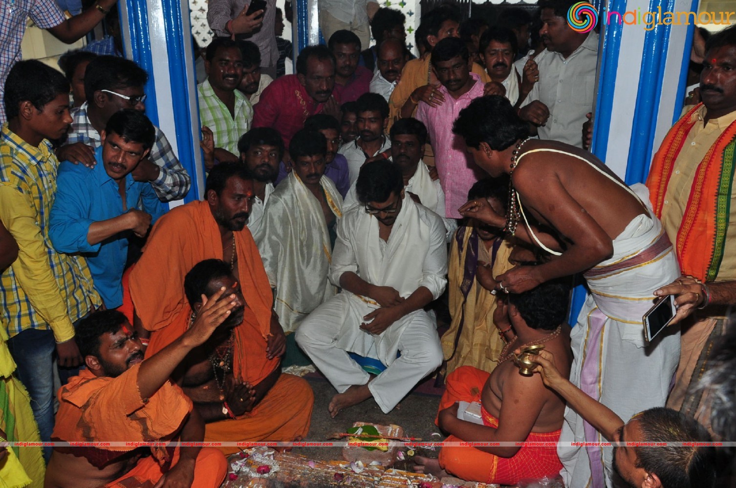 Ram Charan At Chiranjeevi Birthday Celebrations at Filmnagar Temple Event hd photo