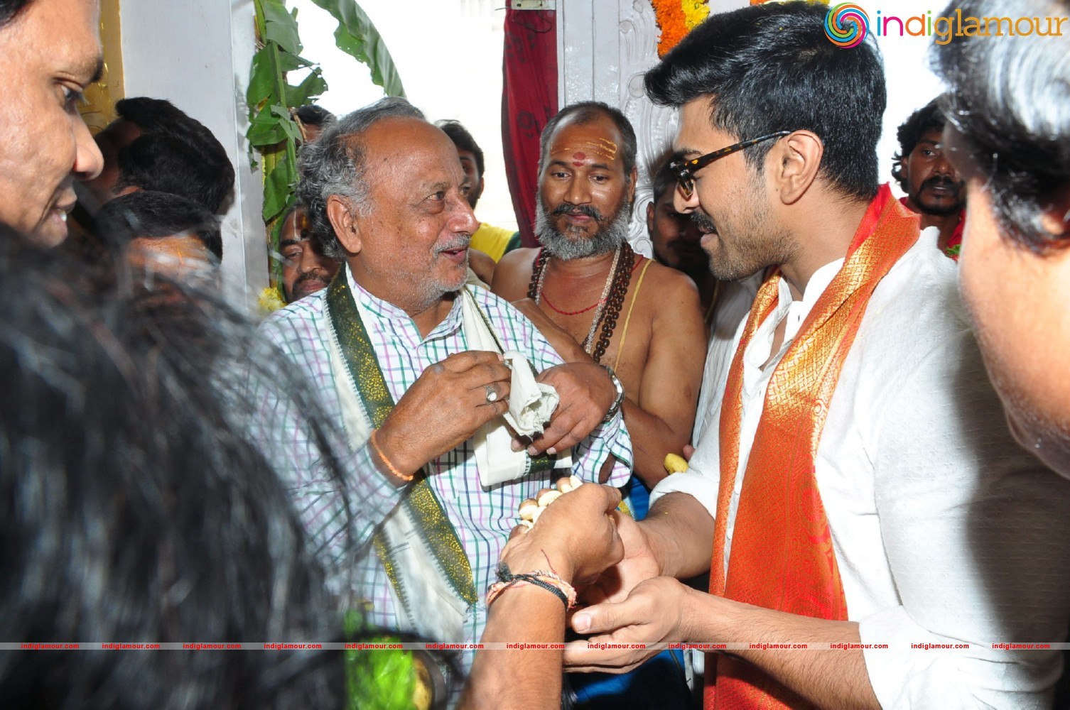 Ram Charan At Chiranjeevi Birthday Celebrations at Filmnagar Temple Event hd photo