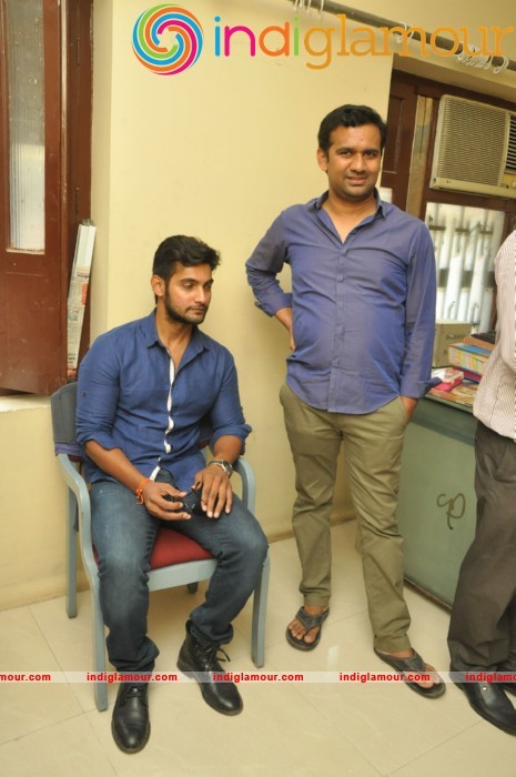 Chuttalabbai Team At Prasant Theator Event hd photo