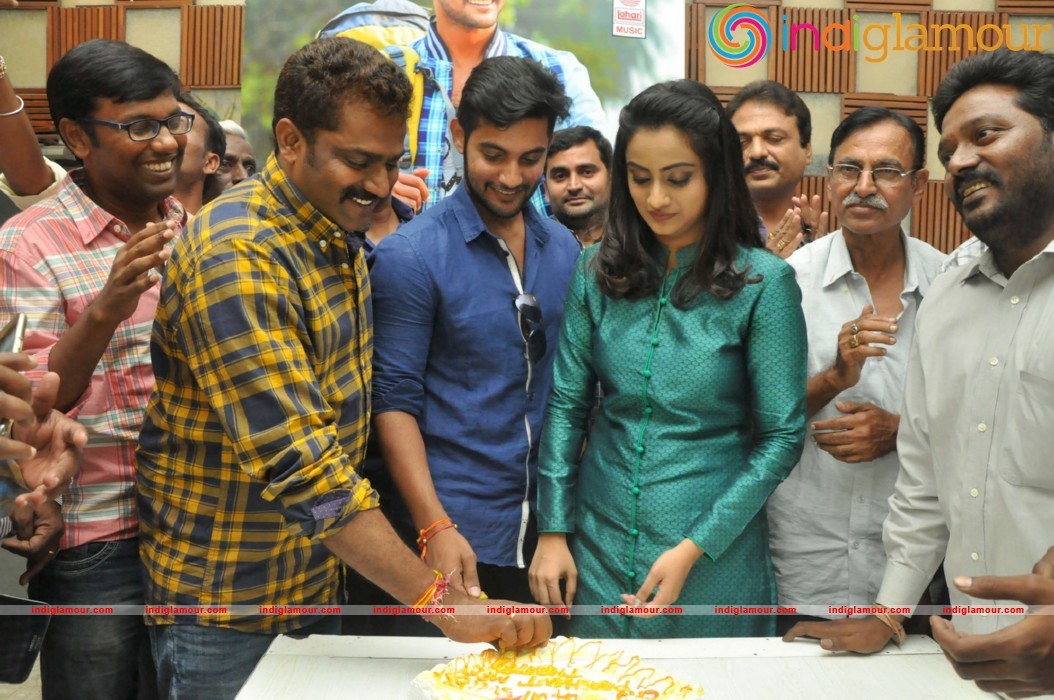 Chuttalabbai Team At Prasant Theator Event hd photo