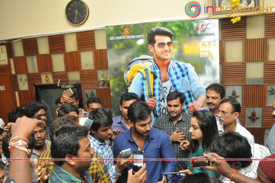 Chuttalabbai Team At Prasant Theator Event hd photo