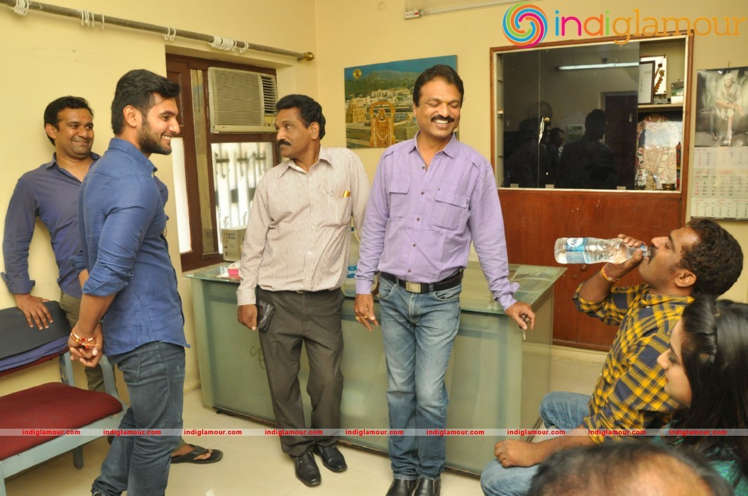 Chuttalabbai Team At Prasant Theator Event hd photo