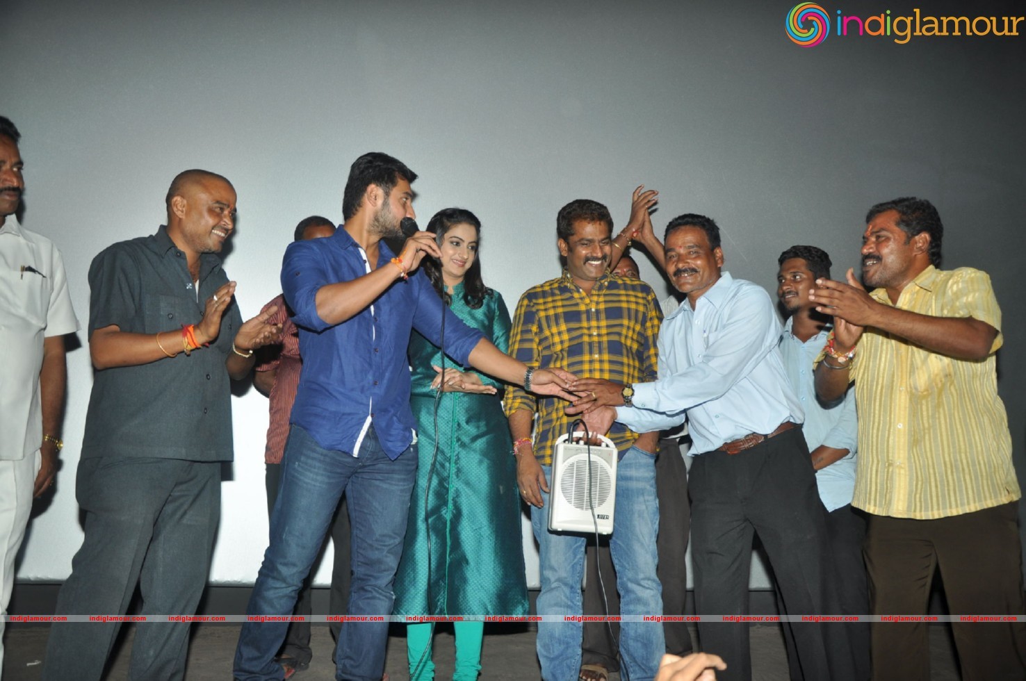 Chuttalabbai Team @ Sri Mayuri Theator Event hd photo