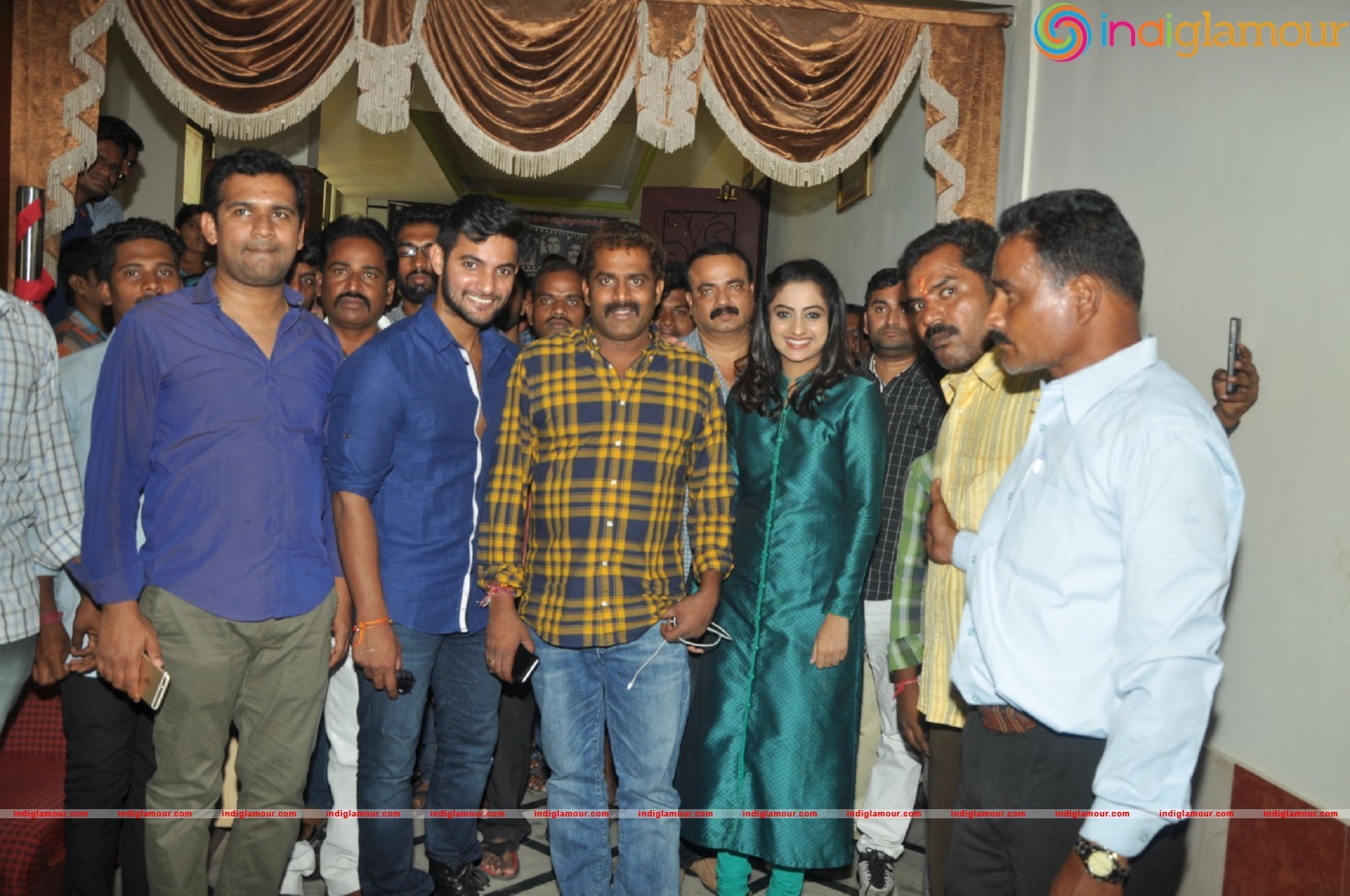 Chuttalabbai Team @ Sri Mayuri Theator Event hd photo