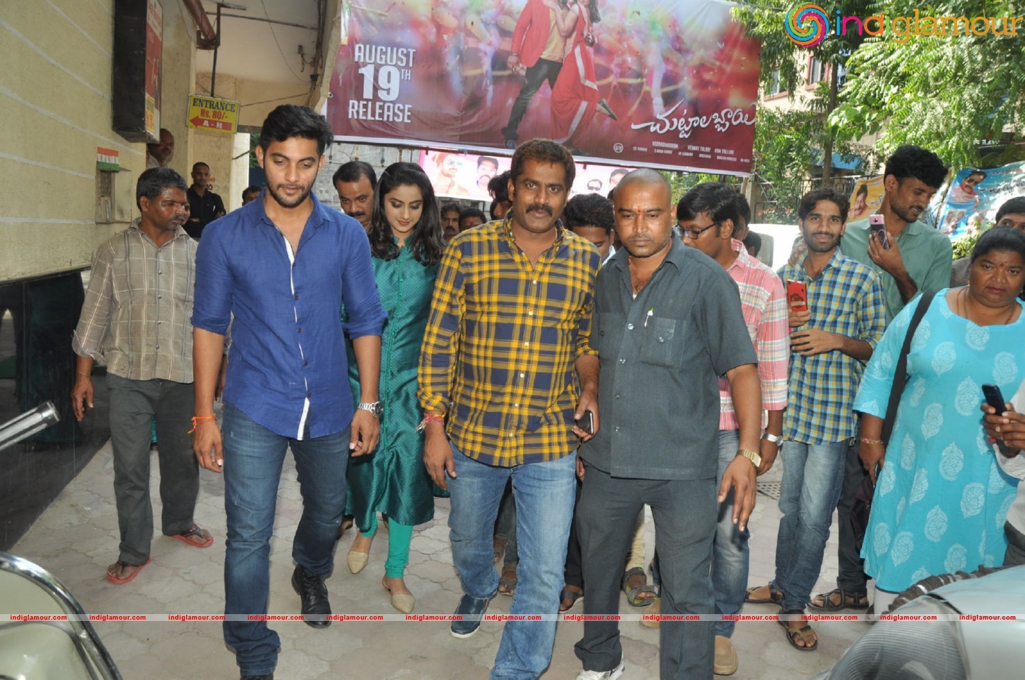Chuttalabbai Team @ Sri Mayuri Theator Event hd photo