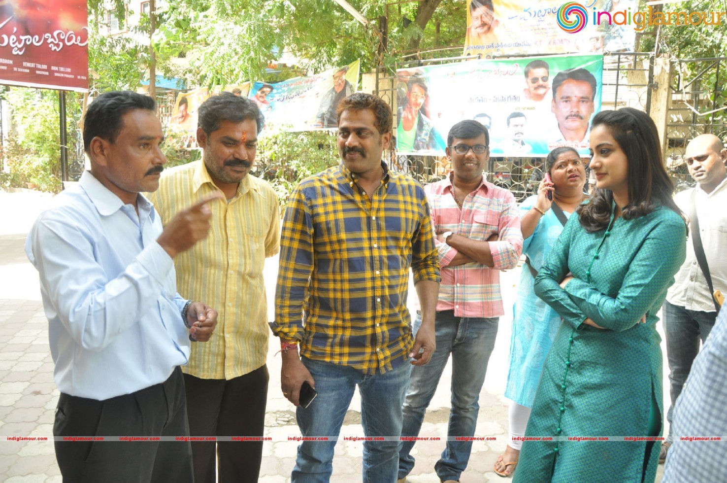 Chuttalabbai Team @ Sri Mayuri Theator Event hd photo