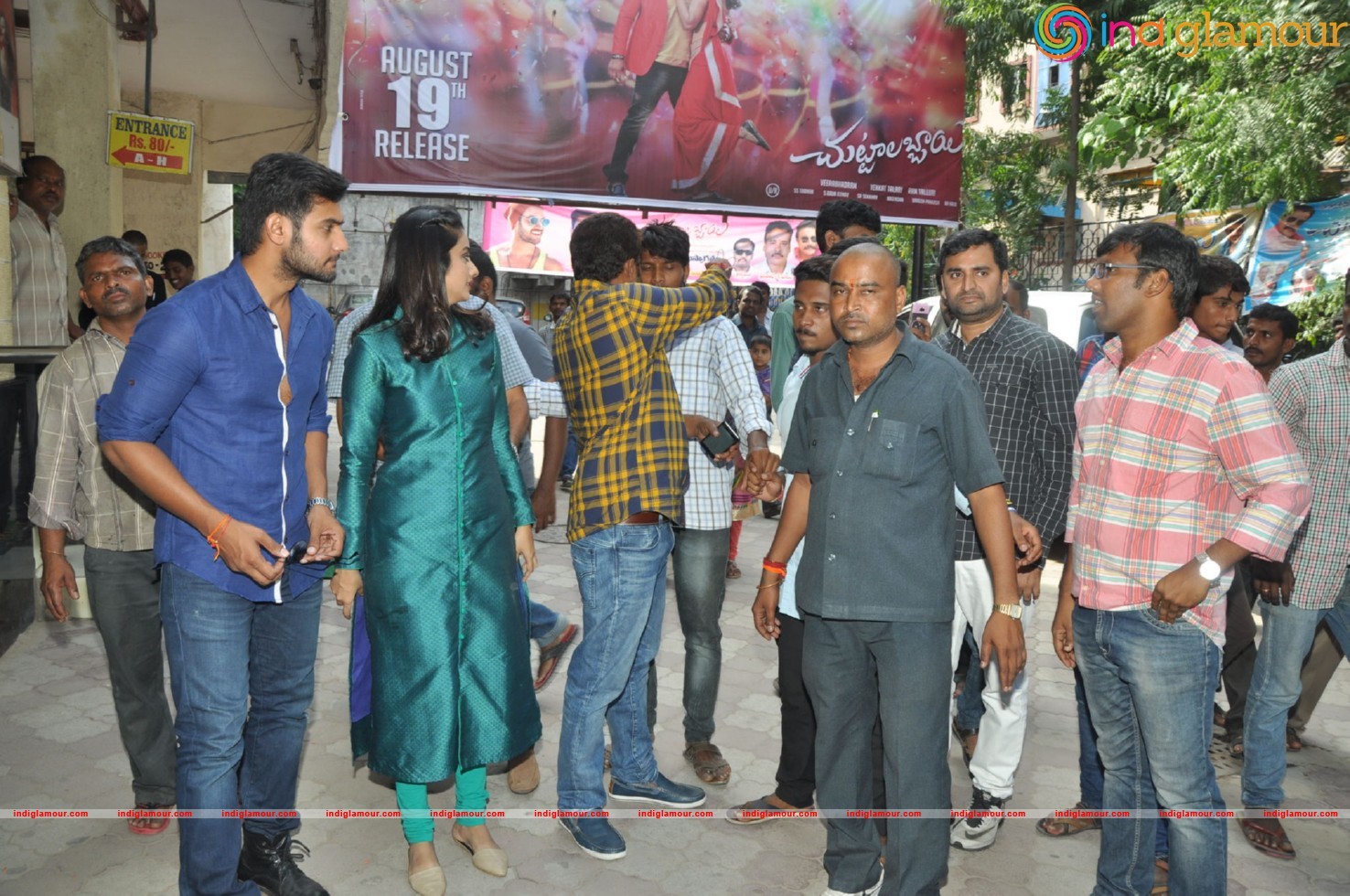 Chuttalabbai Team @ Sri Mayuri Theator Event hd photo
