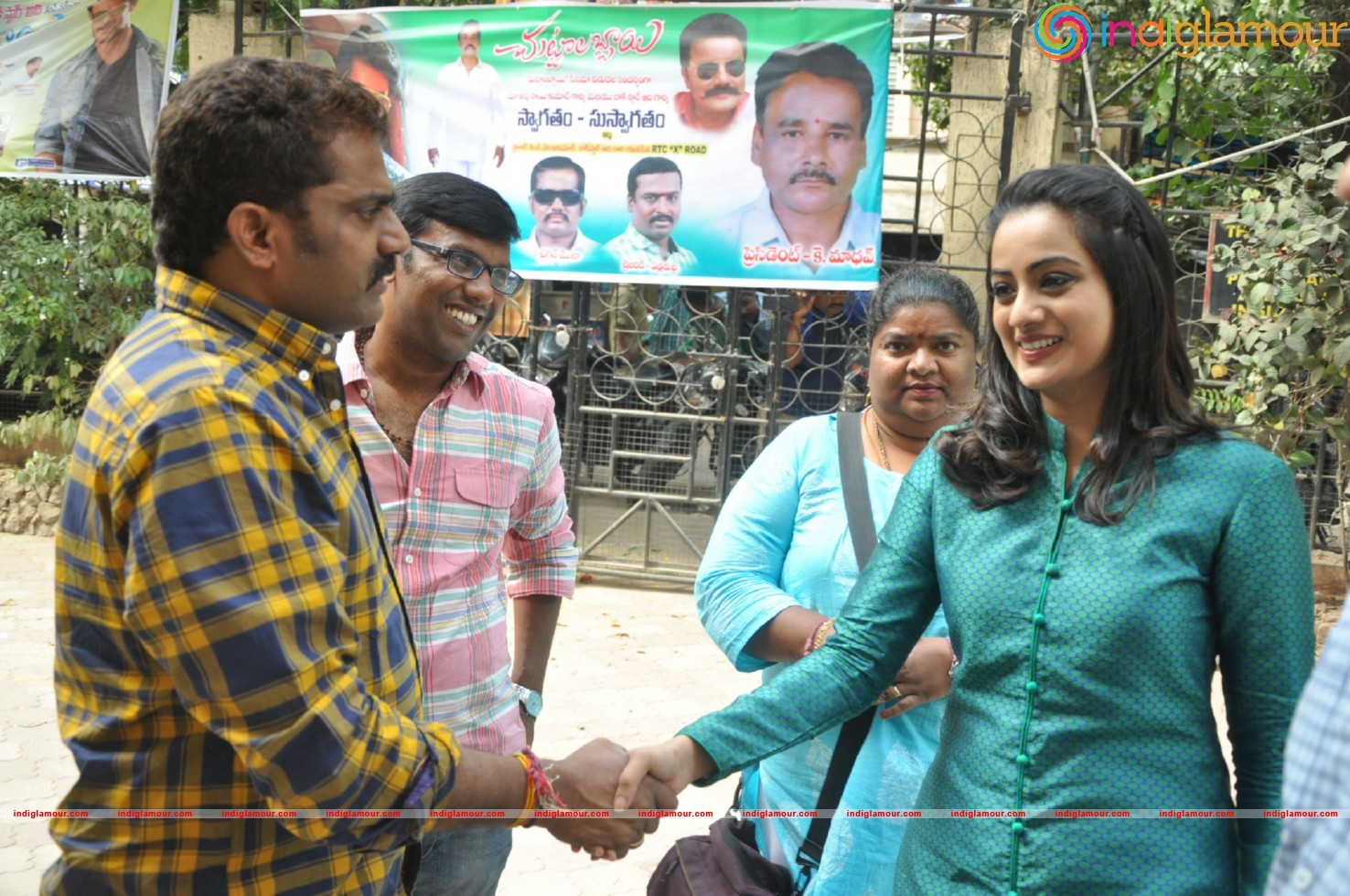 Chuttalabbai Team @ Sri Mayuri Theator Event hd photo