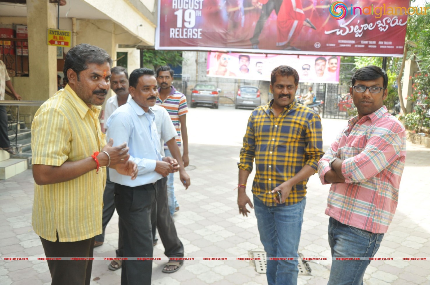 Chuttalabbai Team @ Sri Mayuri Theator Event hd photo