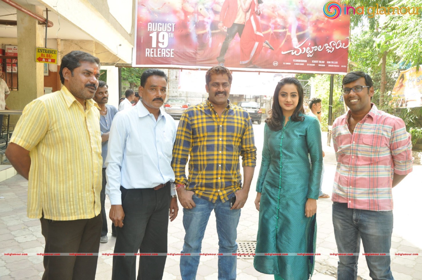 Chuttalabbai Team @ Sri Mayuri Theator Event hd photo