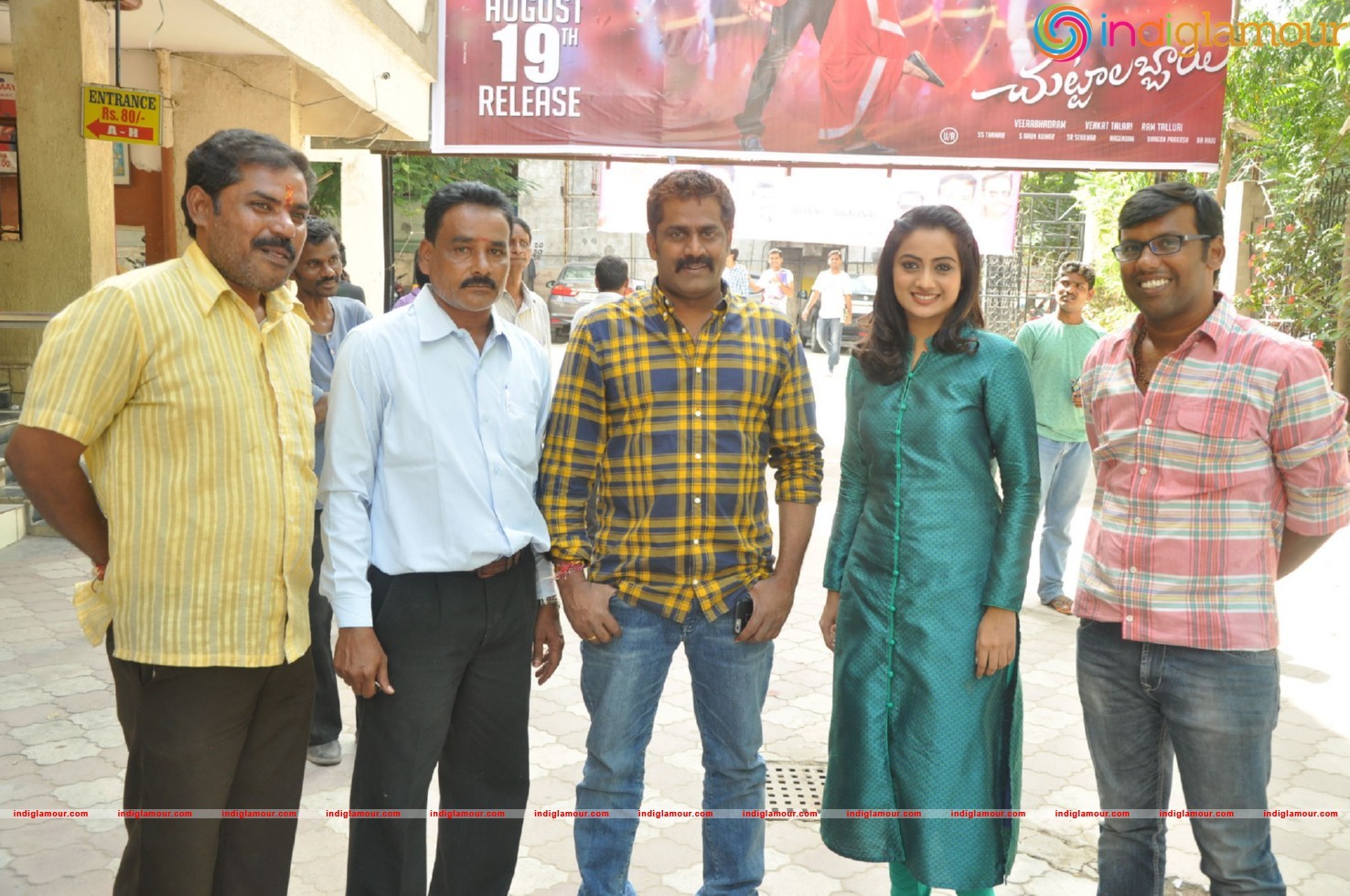 Chuttalabbai Team @ Sri Mayuri Theator Event hd photo