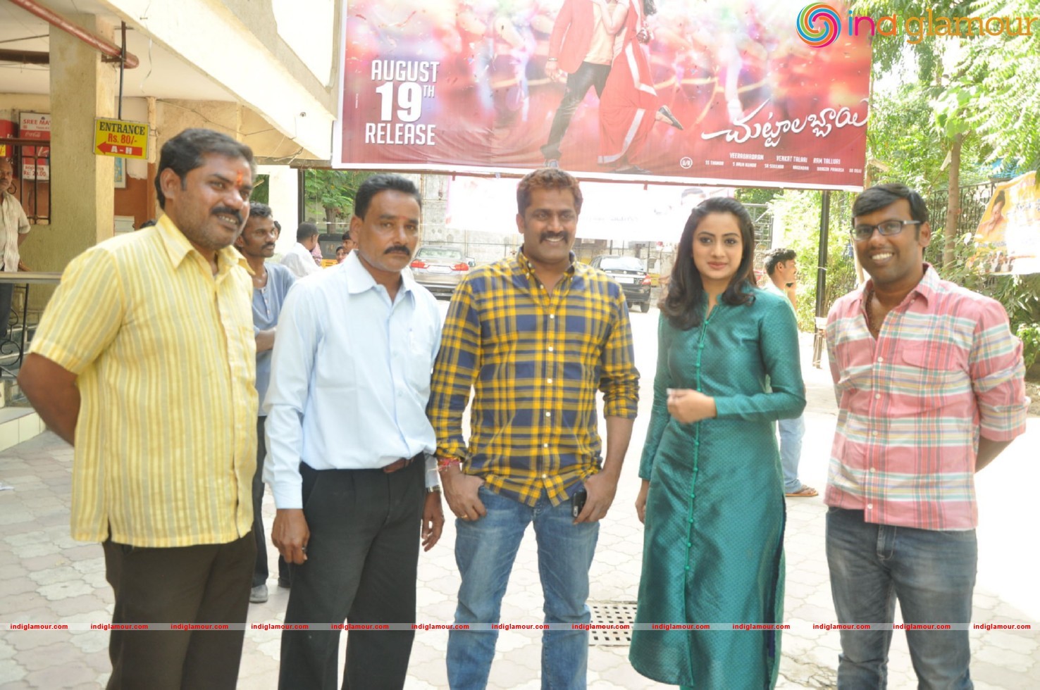 Chuttalabbai Team @ Sri Mayuri Theator Event hd photo