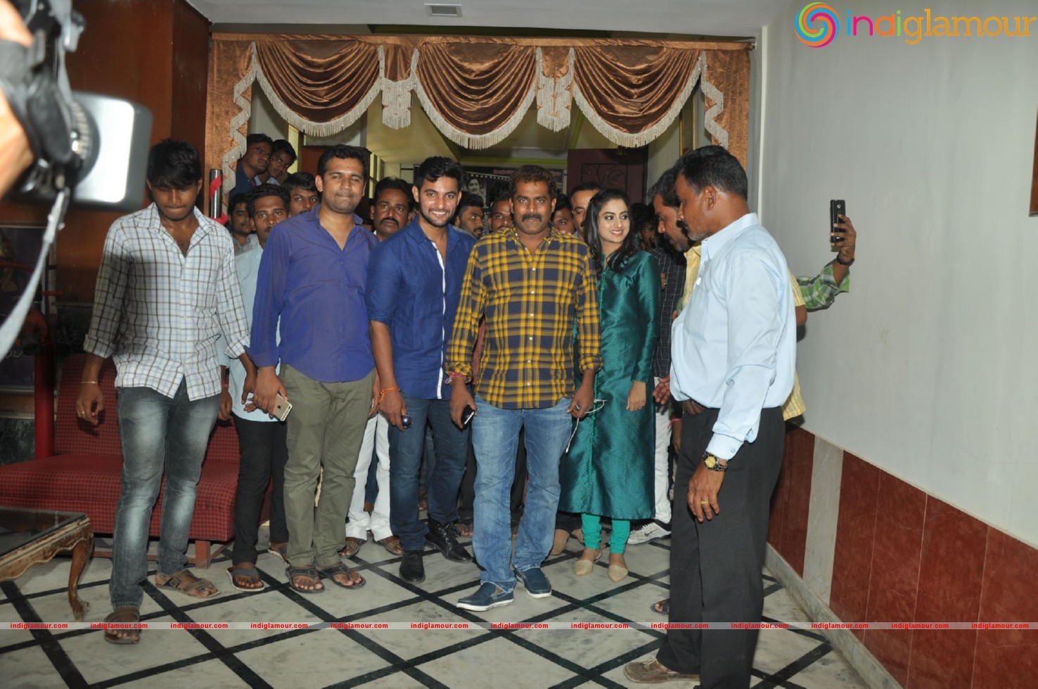 Chuttalabbai Team @ Sri Mayuri Theator Event hd photo