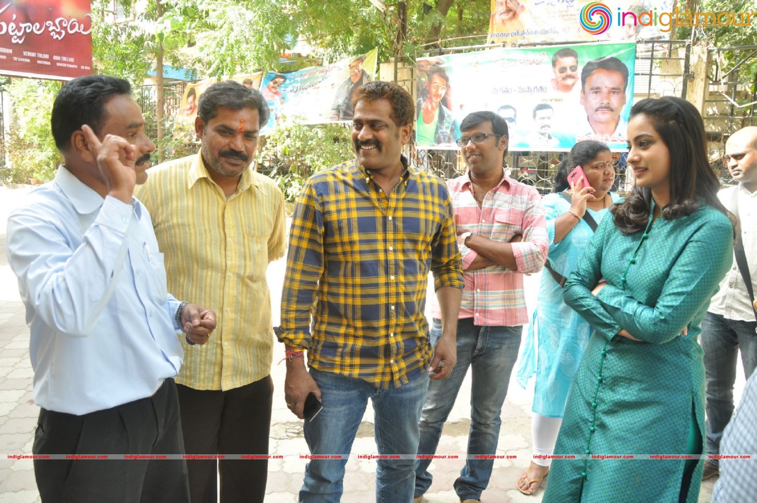 Chuttalabbai Team @ Sri Mayuri Theator Event hd photo