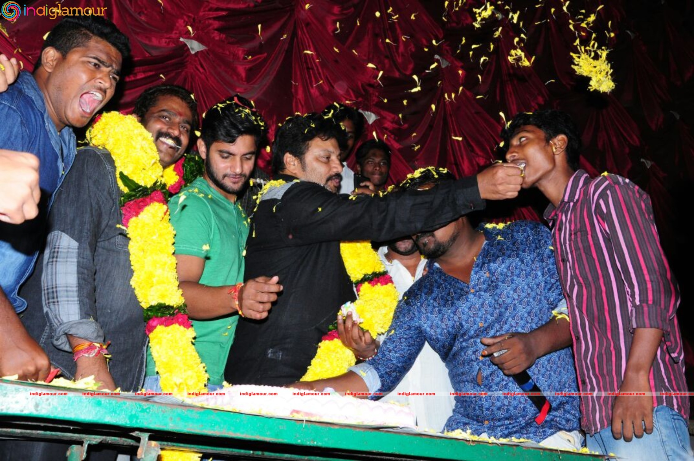 Film Chuttalabbayi Success Tour at Vijayawada Event hd photo
