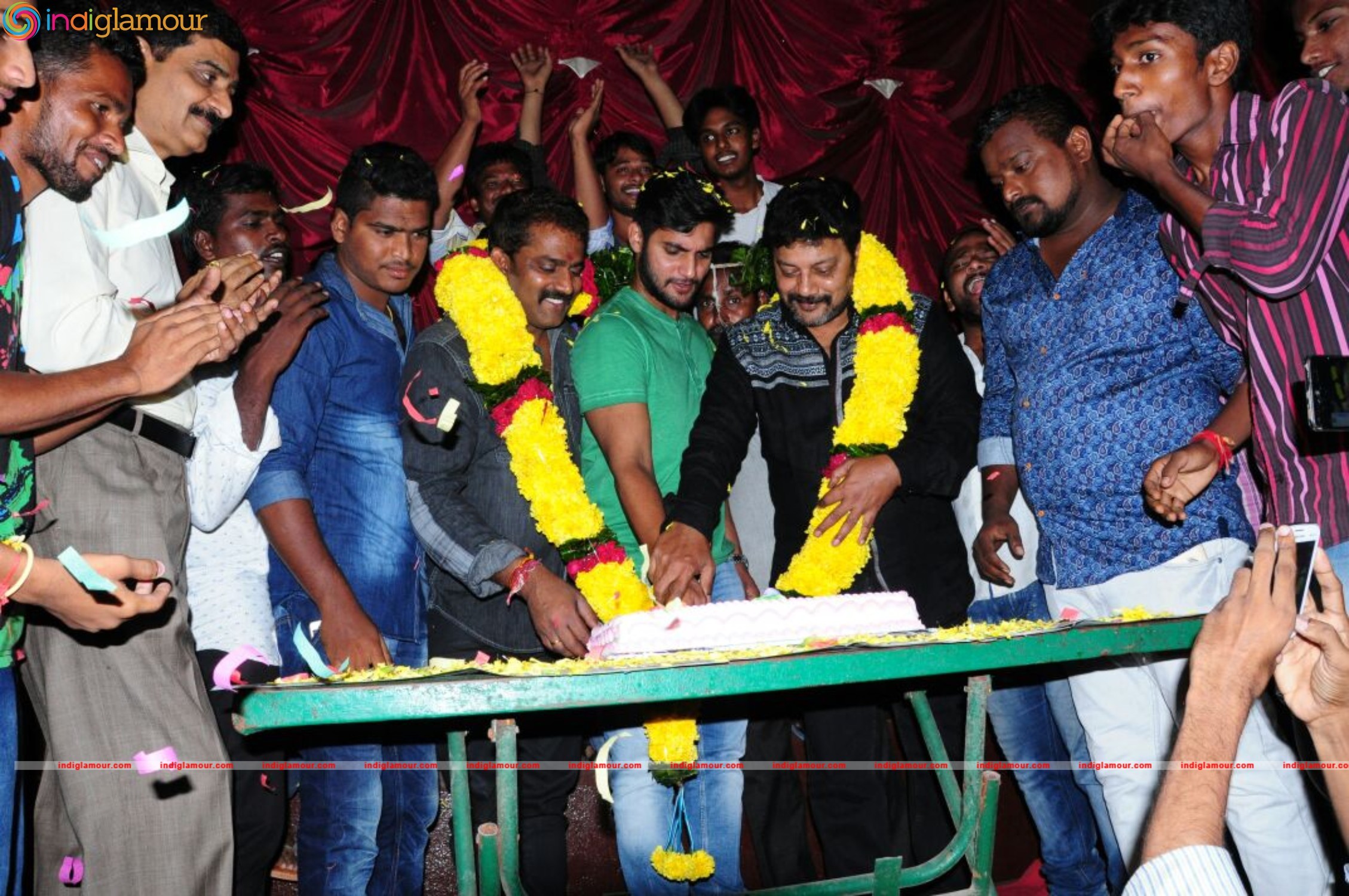 Film Chuttalabbayi Success Tour at Vijayawada Event hd photo