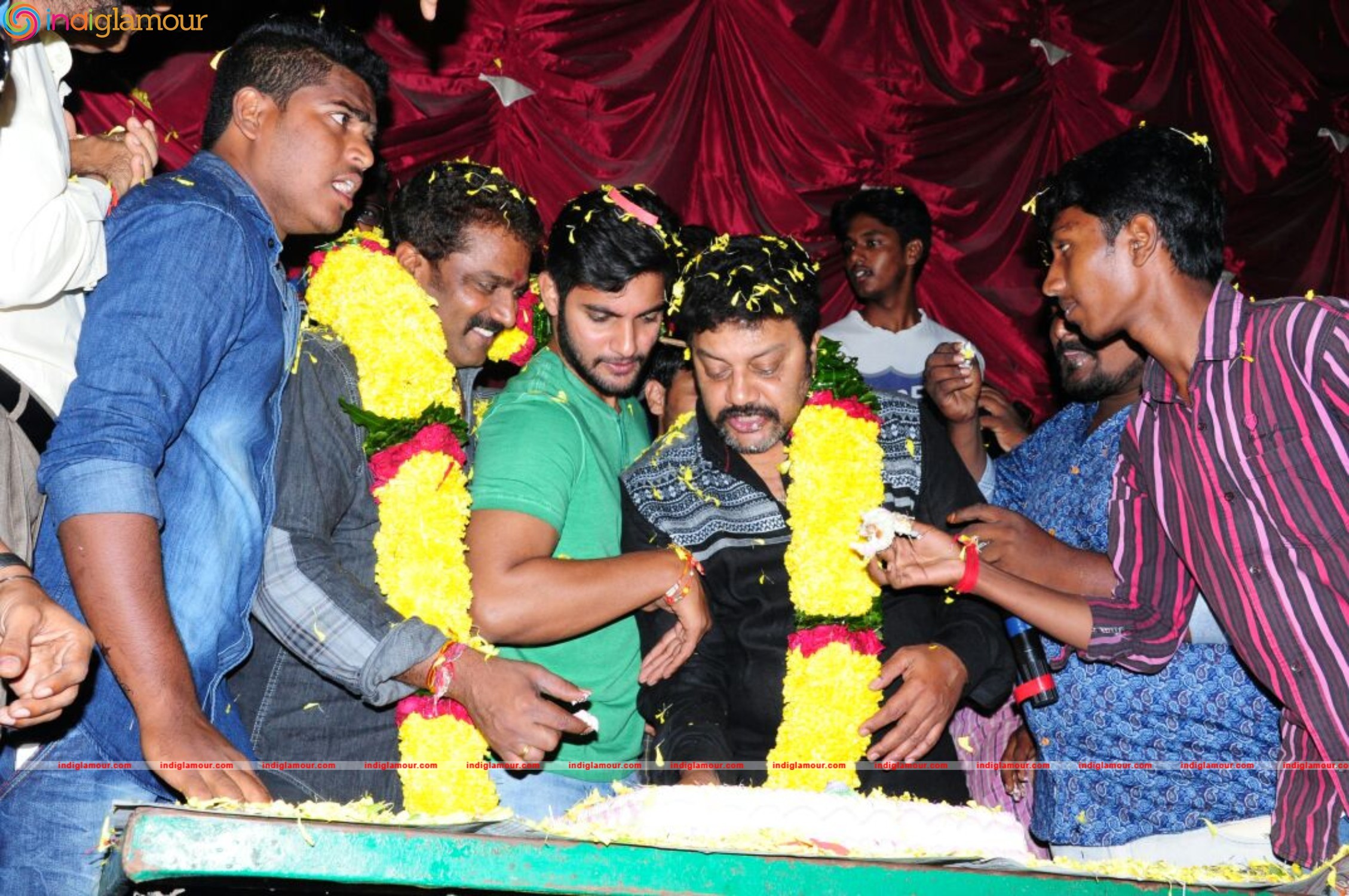 Film Chuttalabbayi Success Tour at Vijayawada Event hd photo