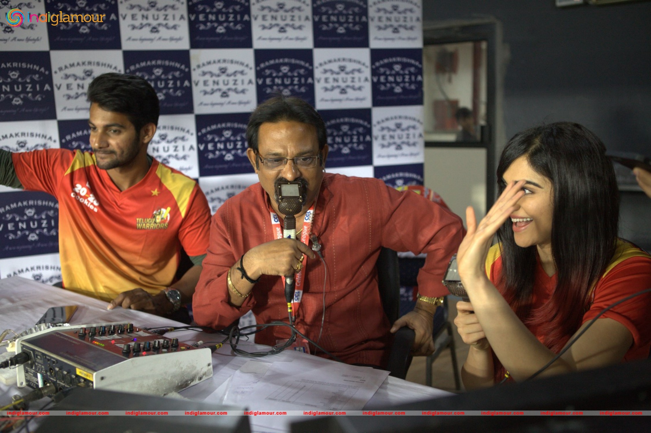 Garam Platinum Disc Function at CCL Match Event hd photo